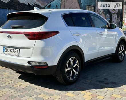 Белый Киа Sportage, объемом двигателя 1.6 л и пробегом 48 тыс. км за 18900 $, фото 9 на Automoto.ua