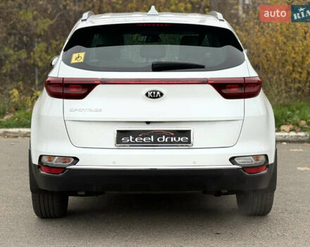 Білий Кіа Sportage, об'ємом двигуна 1.59 л та пробігом 50 тис. км за 17799 $, фото 4 на Automoto.ua