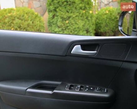 Белый Киа Sportage, объемом двигателя 1.6 л и пробегом 136 тыс. км за 18500 $, фото 13 на Automoto.ua