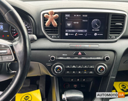 Кіа Sportage 2020 у Мукачеве на Automoto.ua Білий Кіа Sportage, об'ємом двигуна 1.6 л та пробігом 57 тис. км за 20999 $, фото 18 на Automoto.ua
