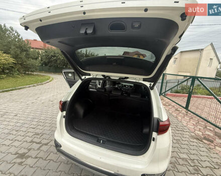 Білий Кіа Sportage, об'ємом двигуна 2 л та пробігом 94 тис. км за 24300 $, фото 8 на Automoto.ua