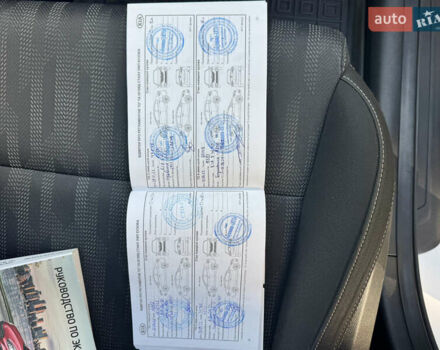 Білий Кіа Sportage, об'ємом двигуна 1.59 л та пробігом 137 тис. км за 16800 $, фото 20 на Automoto.ua