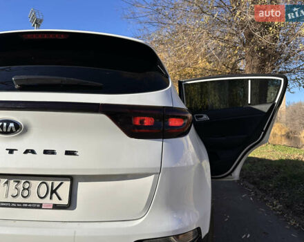 Білий Кіа Sportage, об'ємом двигуна 1.59 л та пробігом 69 тис. км за 17500 $, фото 29 на Automoto.ua