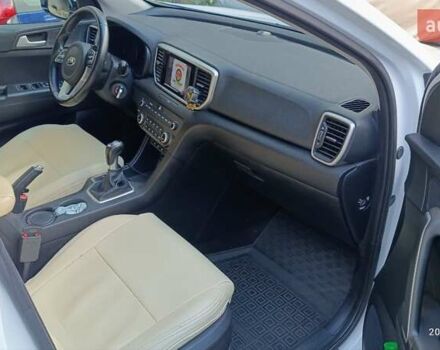 Білий Кіа Sportage, об'ємом двигуна 1.59 л та пробігом 50 тис. км за 19500 $, фото 29 на Automoto.ua