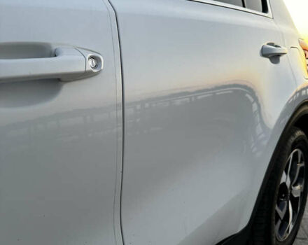 Білий Кіа Sportage, об'ємом двигуна 1.6 л та пробігом 90 тис. км за 23500 $, фото 5 на Automoto.ua