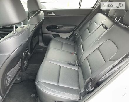 Белый Киа Sportage, объемом двигателя 2.4 л и пробегом 5 тыс. км за 24500 $, фото 31 на Automoto.ua