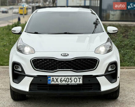 Білий Кіа Sportage, об'ємом двигуна 1.59 л та пробігом 105 тис. км за 17300 $, фото 2 на Automoto.ua