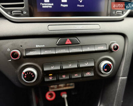 Білий Кіа Sportage, об'ємом двигуна 1.59 л та пробігом 105 тис. км за 17300 $, фото 13 на Automoto.ua