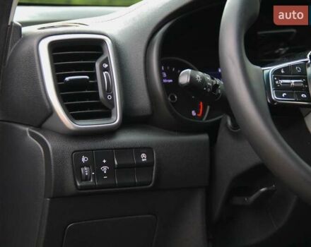 Белый Киа Sportage, объемом двигателя 1.6 л и пробегом 136 тыс. км за 18500 $, фото 14 на Automoto.ua