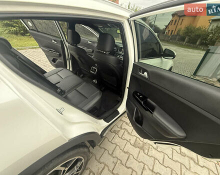 Білий Кіа Sportage, об'ємом двигуна 2 л та пробігом 94 тис. км за 24300 $, фото 7 на Automoto.ua