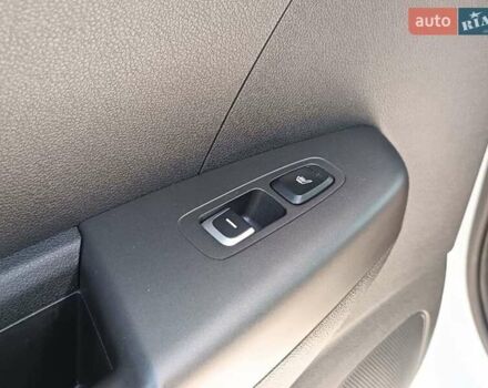 Білий Кіа Sportage, об'ємом двигуна 1.6 л та пробігом 93 тис. км за 18200 $, фото 26 на Automoto.ua