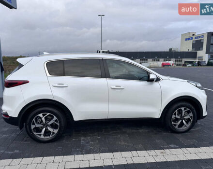 Білий Кіа Sportage, об'ємом двигуна 1.6 л та пробігом 49 тис. км за 18500 $, фото 12 на Automoto.ua