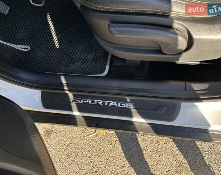 Білий Кіа Sportage, об'ємом двигуна 1.59 л та пробігом 69 тис. км за 17500 $, фото 25 на Automoto.ua