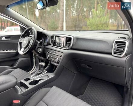 Білий Кіа Sportage, об'ємом двигуна 1.6 л та пробігом 84 тис. км за 20500 $, фото 52 на Automoto.ua