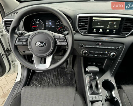 Білий Кіа Sportage, об'ємом двигуна 2.36 л та пробігом 47 тис. км за 17500 $, фото 23 на Automoto.ua