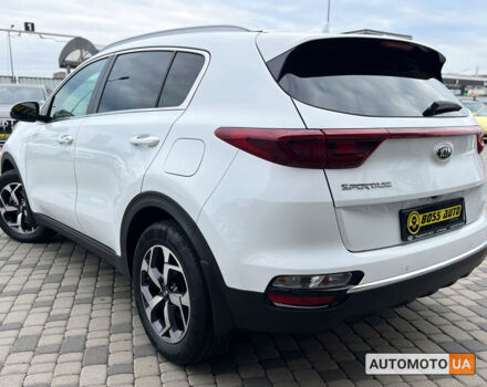 Кіа Sportage 2020 у Мукачеве на Automoto.ua Білий Кіа Sportage, об'ємом двигуна 1.6 л та пробігом 57 тис. км за 20999 $, фото 4 на Automoto.ua