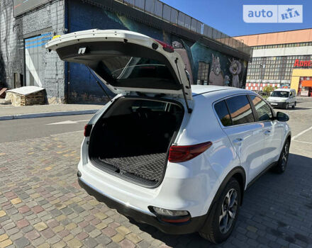 Білий Кіа Sportage, об'ємом двигуна 1.6 л та пробігом 48 тис. км за 18900 $, фото 47 на Automoto.ua