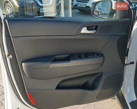Білий Кіа Sportage, об'ємом двигуна 1.6 л та пробігом 93 тис. км за 18200 $, фото 15 на Automoto.ua