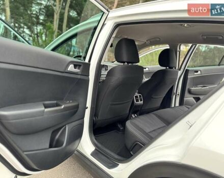 Білий Кіа Sportage, об'ємом двигуна 1.6 л та пробігом 84 тис. км за 20500 $, фото 36 на Automoto.ua