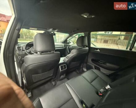 Білий Кіа Sportage, об'ємом двигуна 2 л та пробігом 94 тис. км за 24300 $, фото 11 на Automoto.ua