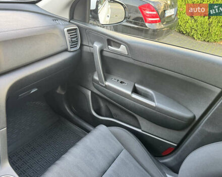 Білий Кіа Sportage, об'ємом двигуна 1.59 л та пробігом 137 тис. км за 16800 $, фото 15 на Automoto.ua