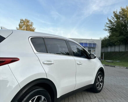 Белый Киа Sportage, объемом двигателя 1.6 л и пробегом 51 тыс. км за 17500 $, фото 3 на Automoto.ua