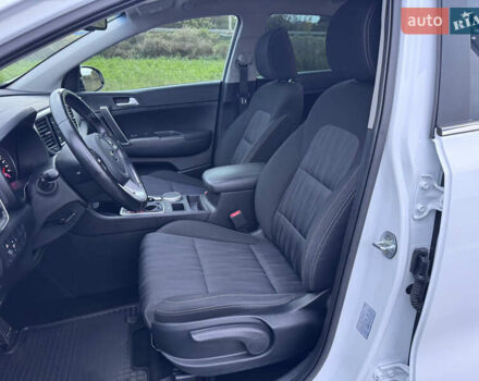 Білий Кіа Sportage, об'ємом двигуна 1.6 л та пробігом 49 тис. км за 18500 $, фото 42 на Automoto.ua