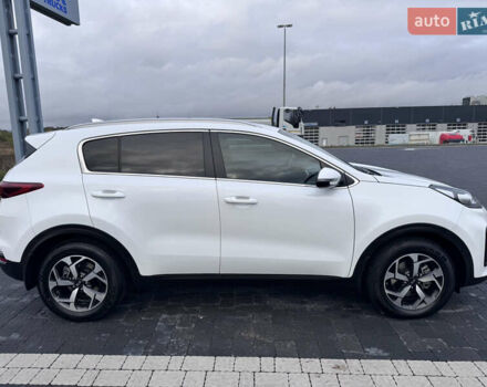 Білий Кіа Sportage, об'ємом двигуна 1.6 л та пробігом 49 тис. км за 18500 $, фото 13 на Automoto.ua