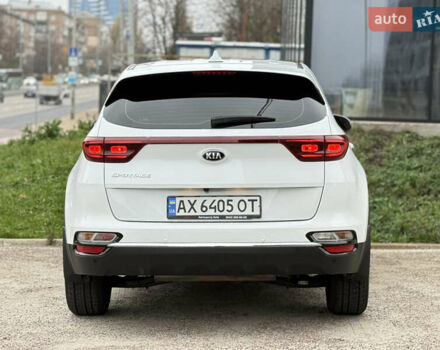 Білий Кіа Sportage, об'ємом двигуна 1.59 л та пробігом 105 тис. км за 17300 $, фото 7 на Automoto.ua