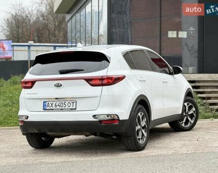 Білий Кіа Sportage, об'ємом двигуна 1.59 л та пробігом 105 тис. км за 17300 $, фото 6 на Automoto.ua