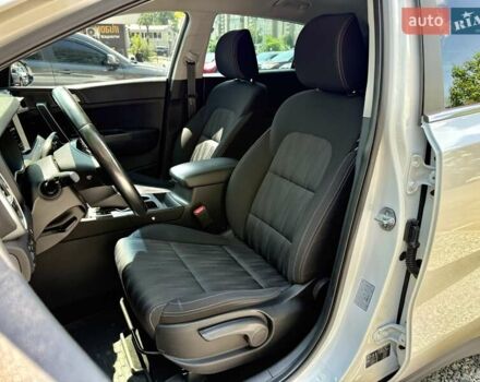 Киа Sportage 2020 в Харькове на Automoto.ua Белый Киа Sportage, объемом двигателя 1.6 л и пробегом 68 тыс. км за 21300 $, фото 8 на Automoto.ua