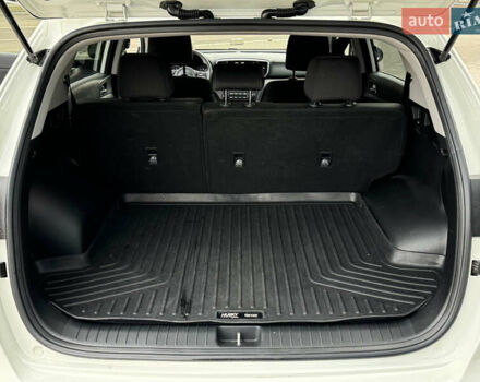 Білий Кіа Sportage, об'ємом двигуна 2.36 л та пробігом 47 тис. км за 17500 $, фото 19 на Automoto.ua