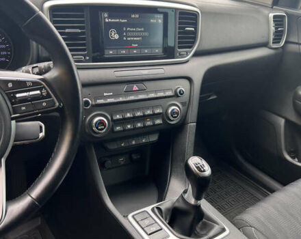 Білий Кіа Sportage, об'ємом двигуна 1.6 л та пробігом 127 тис. км за 18600 $, фото 9 на Automoto.ua
