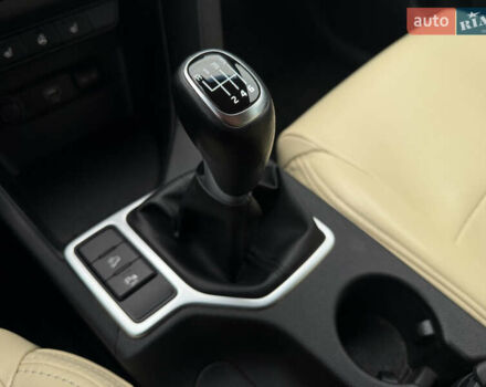 Білий Кіа Sportage, об'ємом двигуна 1.59 л та пробігом 50 тис. км за 17799 $, фото 11 на Automoto.ua