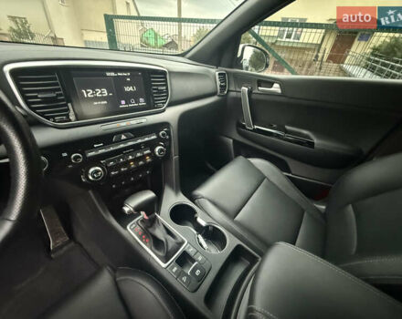 Білий Кіа Sportage, об'ємом двигуна 2 л та пробігом 94 тис. км за 24300 $, фото 16 на Automoto.ua