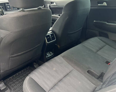 Білий Кіа Sportage, об'ємом двигуна 1.6 л та пробігом 127 тис. км за 18600 $, фото 10 на Automoto.ua