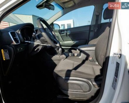 Белый Киа Sportage, объемом двигателя 2.36 л и пробегом 132 тыс. км за 3200 $, фото 6 на Automoto.ua