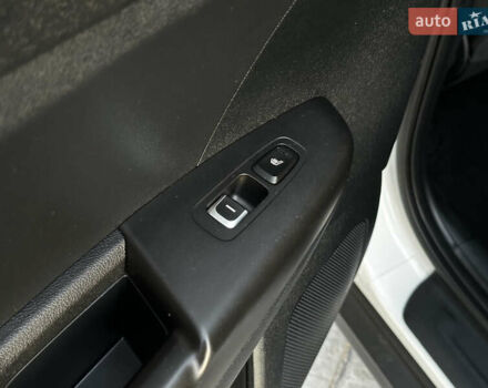 Білий Кіа Sportage, об'ємом двигуна 1.6 л та пробігом 90 тис. км за 23500 $, фото 16 на Automoto.ua