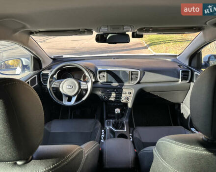 Білий Кіа Sportage, об'ємом двигуна 1.59 л та пробігом 69 тис. км за 17500 $, фото 34 на Automoto.ua