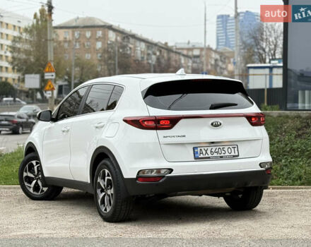 Білий Кіа Sportage, об'ємом двигуна 1.59 л та пробігом 105 тис. км за 17300 $, фото 8 на Automoto.ua