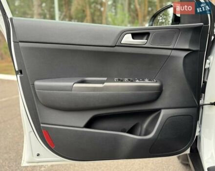 Білий Кіа Sportage, об'ємом двигуна 1.6 л та пробігом 84 тис. км за 20500 $, фото 22 на Automoto.ua