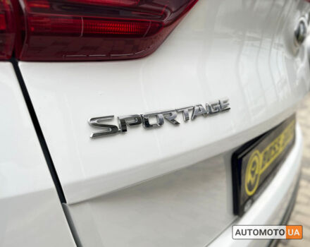 Кіа Sportage 2020 у Мукачеве на Automoto.ua Білий Кіа Sportage, об'ємом двигуна 1.6 л та пробігом 57 тис. км за 20999 $, фото 8 на Automoto.ua