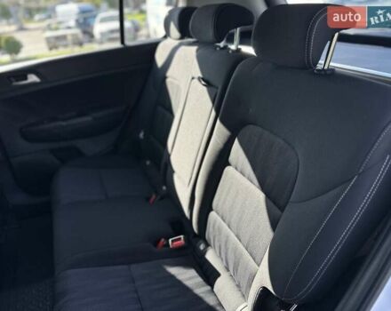 Белый Киа Sportage, объемом двигателя 1.59 л и пробегом 139 тыс. км за 16932 $, фото 15 на Automoto.ua