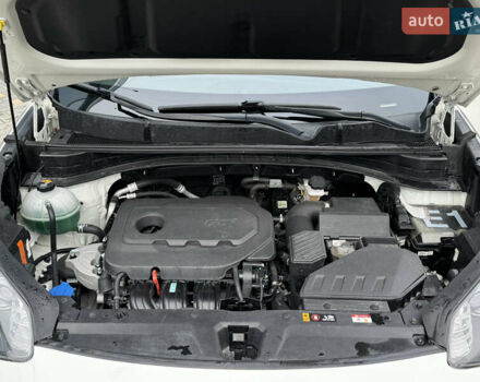 Білий Кіа Sportage, об'ємом двигуна 2.36 л та пробігом 47 тис. км за 17500 $, фото 27 на Automoto.ua