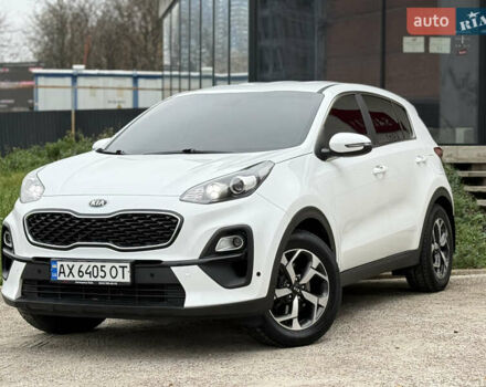 Білий Кіа Sportage, об'ємом двигуна 1.59 л та пробігом 105 тис. км за 17300 $, фото 1 на Automoto.ua