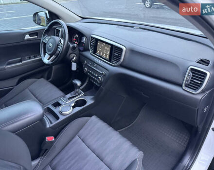 Білий Кіа Sportage, об'ємом двигуна 1.6 л та пробігом 49 тис. км за 18500 $, фото 58 на Automoto.ua