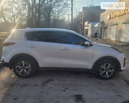 Білий Кіа Sportage, об'ємом двигуна 1.59 л та пробігом 200 тис. км за 19700 $, фото 2 на Automoto.ua