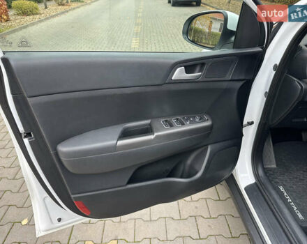 Киа Sportage 2021 в Одессе на Automoto.ua Белый Киа Sportage, объемом двигателя 1.59 л и пробегом 51 тыс. км за 19900 $, фото 9 на Automoto.ua