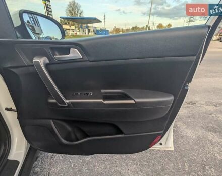 Белый Киа Sportage, объемом двигателя 1.59 л и пробегом 11 тыс. км за 22000 $, фото 23 на Automoto.ua