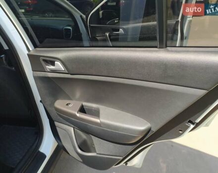 Белый Киа Sportage, объемом двигателя 1.59 л и пробегом 25 тыс. км за 21500 $, фото 27 на Automoto.ua